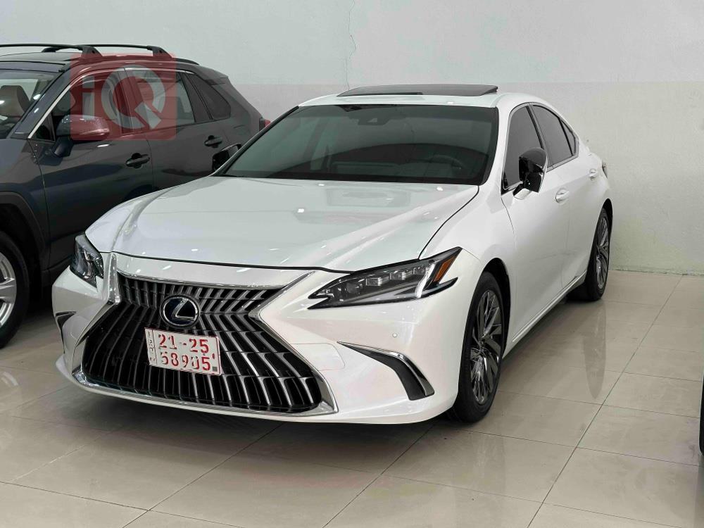 Lexus ES